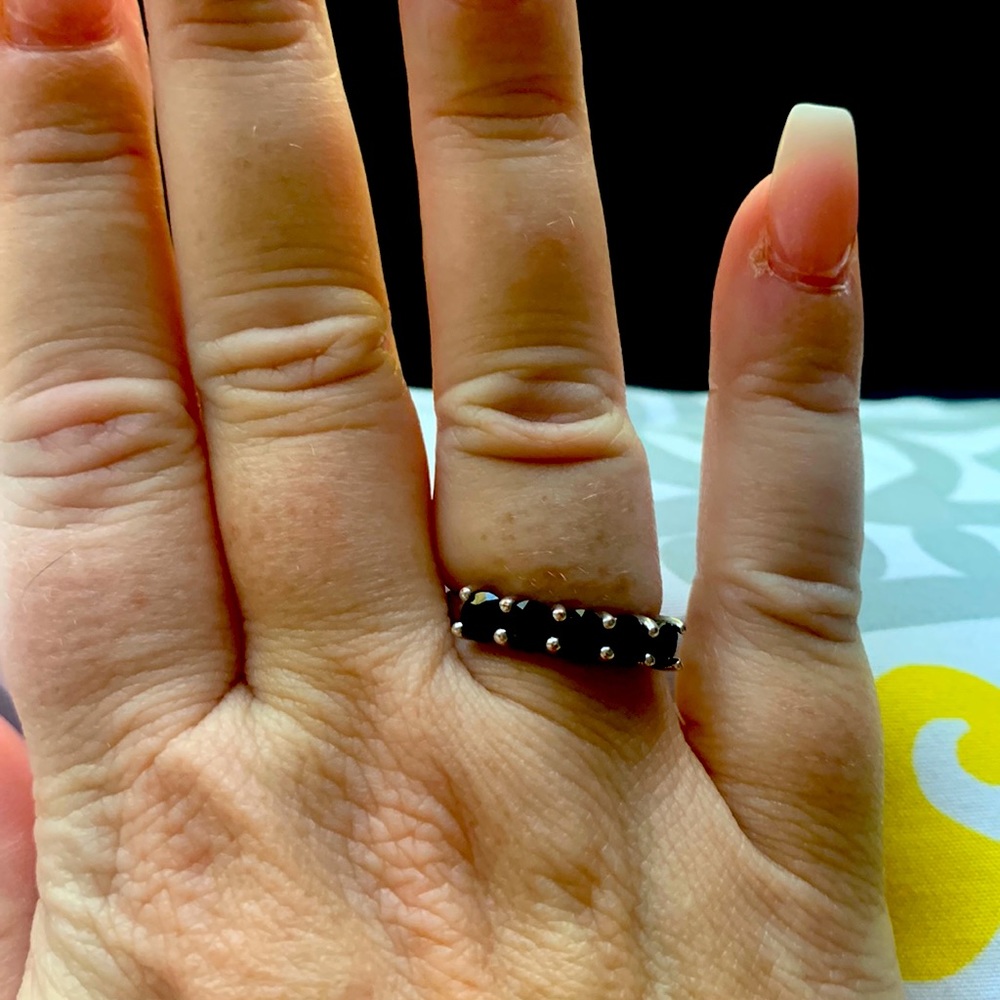 Size 7 ring silver with onyx 5 stones